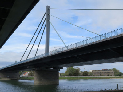 Rheinbrücke mit Blick auf Wörther Ufer. Foto: Uwe Haack Rheinbrücke Wörth